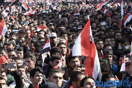 بالصور .. موجات المتظاهرين تضرب أسوار المنطقة الخضراء وتسمع صوتها