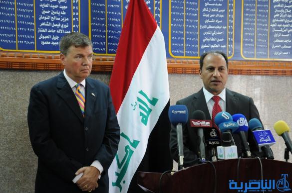 ذي قار تبحث مع القنصل الأمريكي إمكانية دخول الشركات الأجنبية إلى سوق العمل في المحافظة 