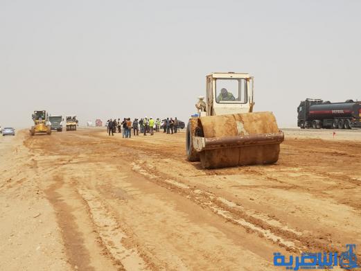 محافظ ذي قار يتفقد اعمال المباشرة بمشروع الممر الثاني للطريق السريع الدولي - تقرير مصور-
