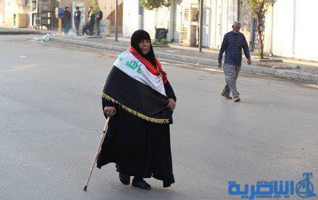 بالصور .. موجات المتظاهرين تضرب أسوار المنطقة الخضراء وتسمع صوتها