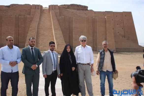 بالصور:السفير الفرنسي يزور اور الاثرية غربي الناصرية
