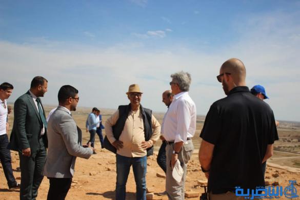 بالصور:السفير الفرنسي يزور اور الاثرية غربي الناصرية