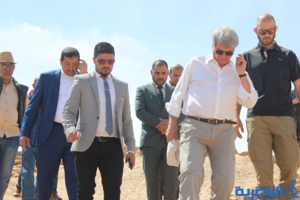 بالصور:السفير الفرنسي يزور اور الاثرية غربي الناصرية