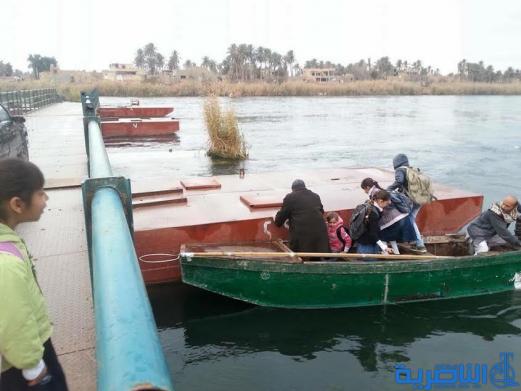 بالصور.. أطفال أنباريون يخاطرون بحياتهم لطلب العلم