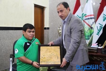 محافظ ذي قار يكرم بطل العالم بألعاب القوى لذوي الاحتياجات الخاصة