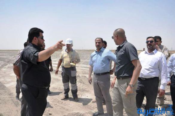محافظ ذي قار يشرف ميدانيا على انشاء مخيم للنازحين جنوبي الناصرية – تقرير مصور-