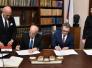 العراق يوقع مذكرتي تفاهم مع التشيك بشأن التعاون السياسي والإستثمار في البلاد العراق يوقع مذكرتي تفاهم مع التشيك بشأن التعاون السياسي والإستثمار في البلاد