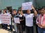 موظفو مجلس ذي قار ينظمون وقفة احتجاجية للمطالبة بتحسين رواتبهم - تقرير مصور -